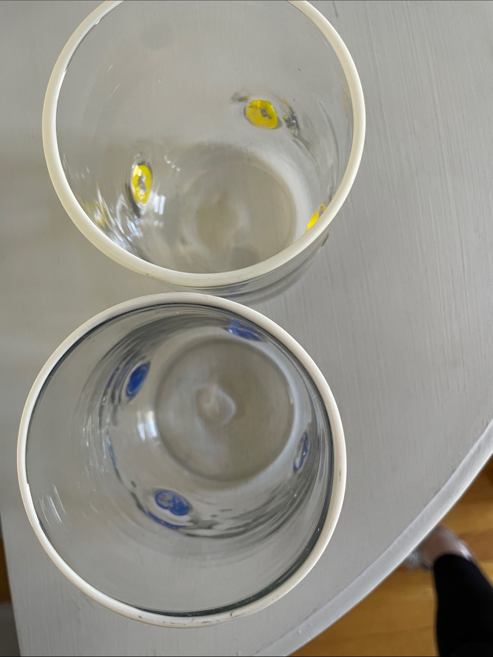 Anthropologie glassware. 2 glasses- one with blue hearts and one with lemons - Picture 4 of 5